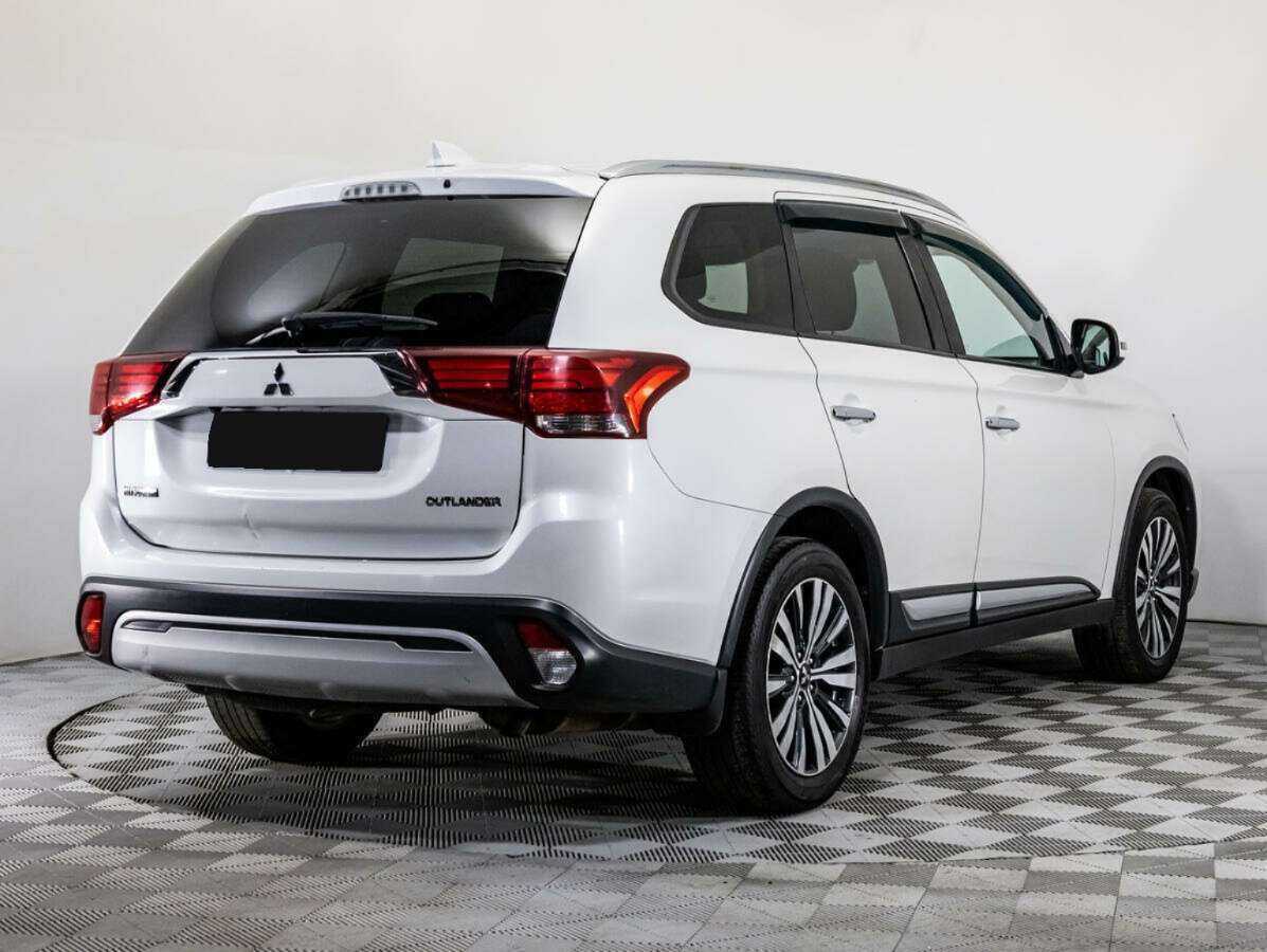 Mitsubishi Outlander, 2018 - фото №4