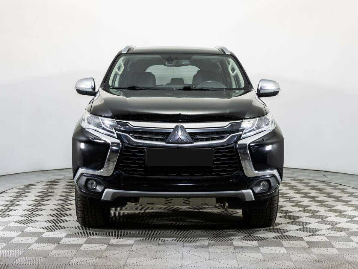 Mitsubishi Pajero Sport, 2017 - фото №2