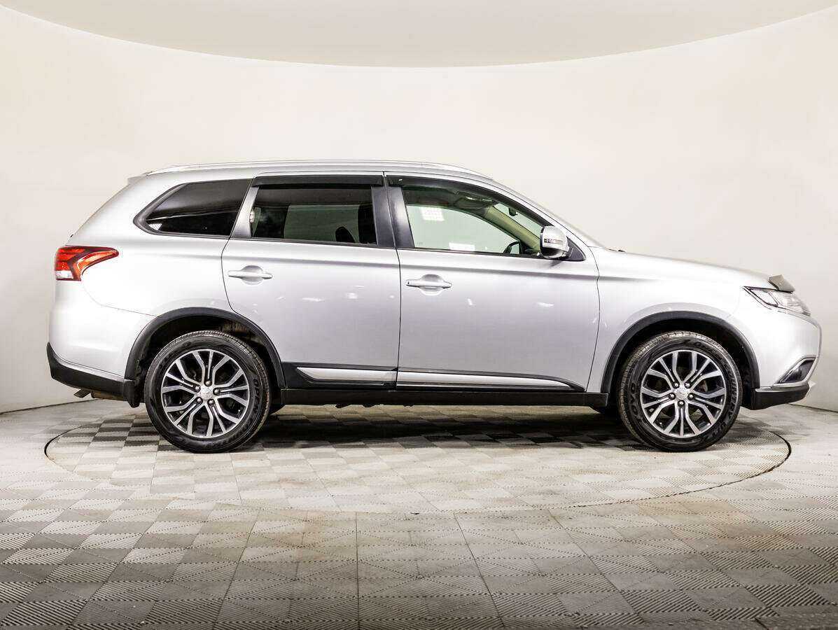 Mitsubishi Outlander, 2018 - фото №4