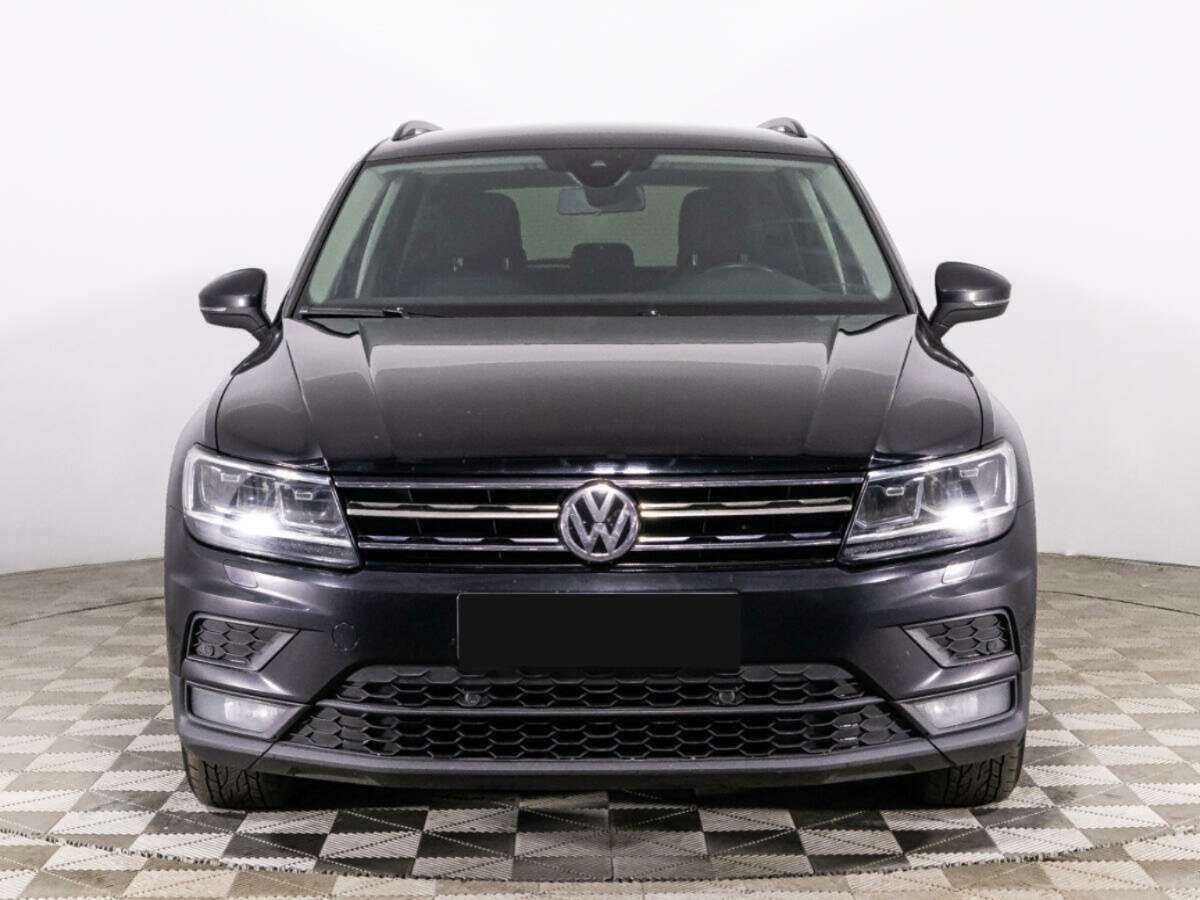 Volkswagen Tiguan, 2020 - фото №2