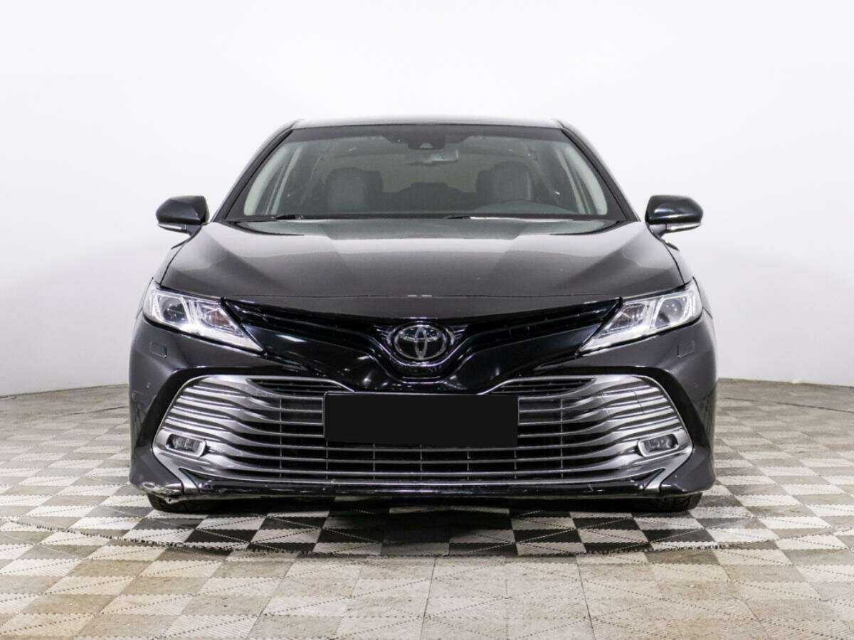 Toyota Camry, 2018 - фото №2