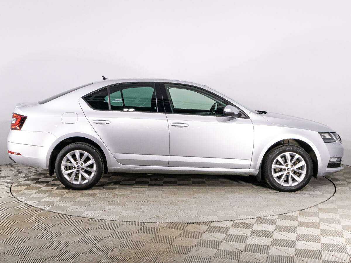 Skoda Octavia, 2018 - фото №4