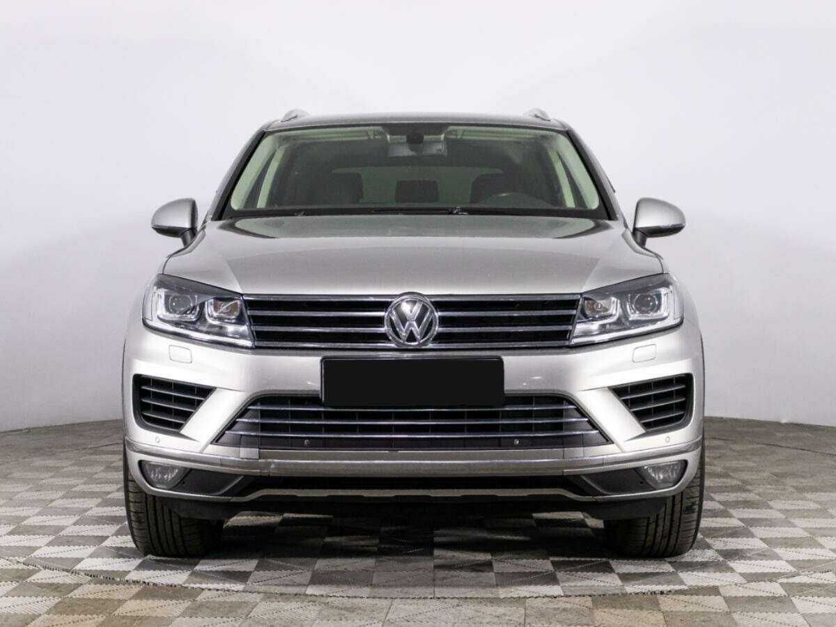 Volkswagen Touareg, 2015 - фото №2