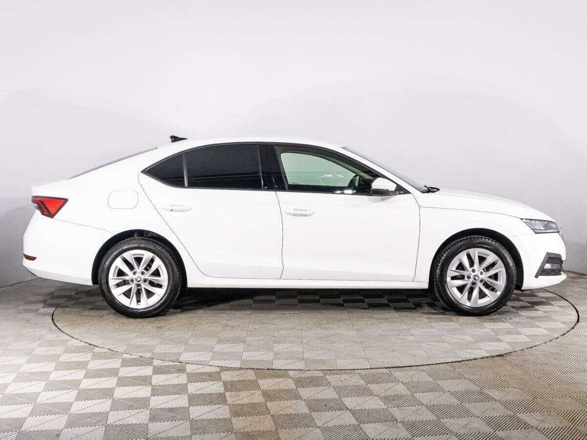 Skoda Octavia, 2021 - фото №4