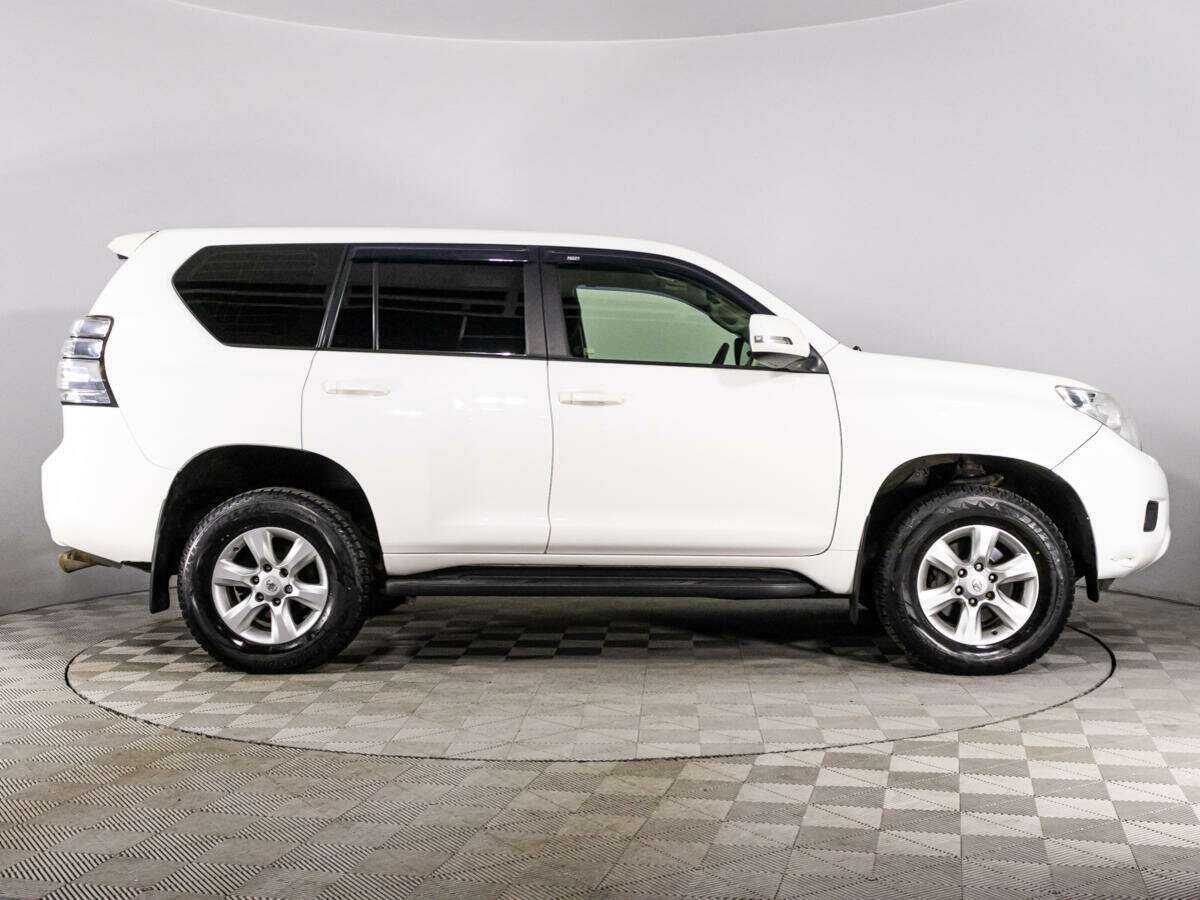 Toyota Land Cruiser Prado, 2012 - фото №4