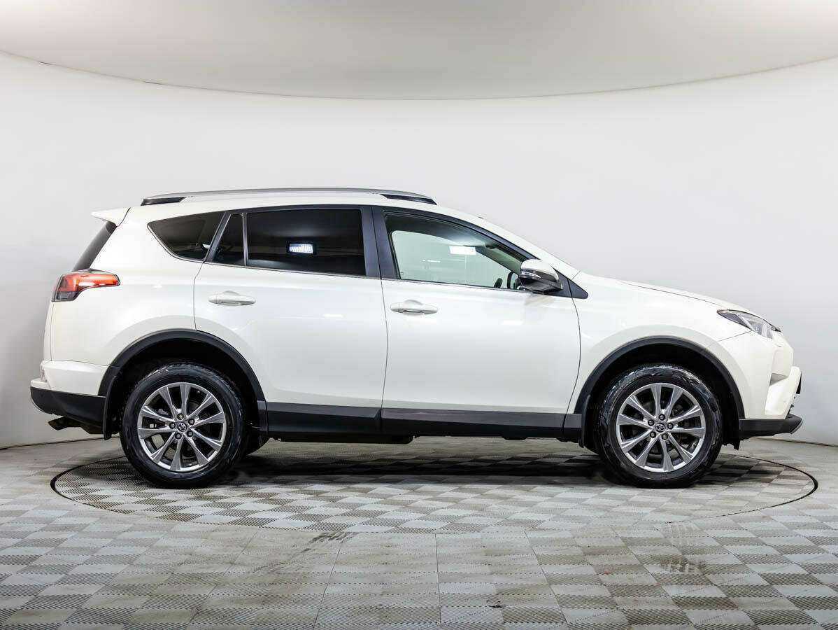 Toyota RAV4, 2018 - фото №3