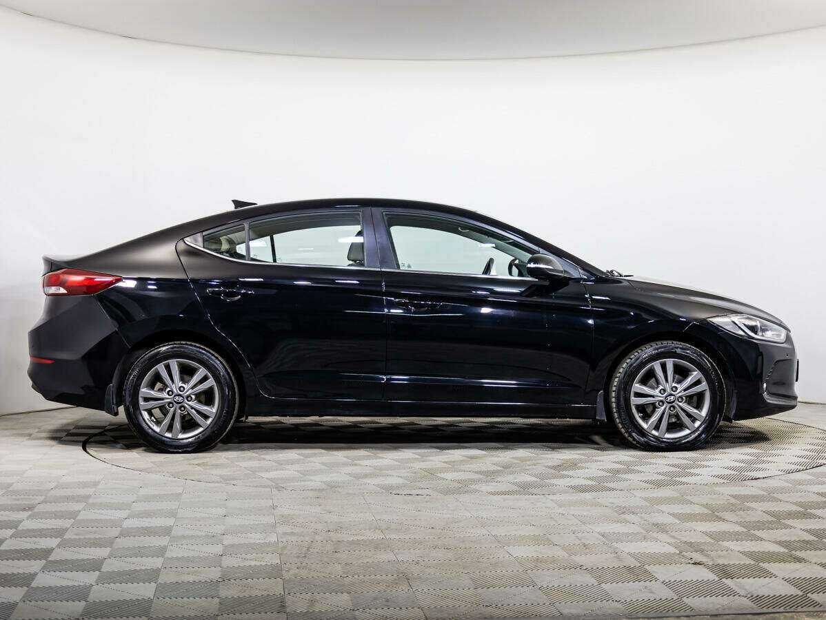 Hyundai Elantra, 2018 - фото №3