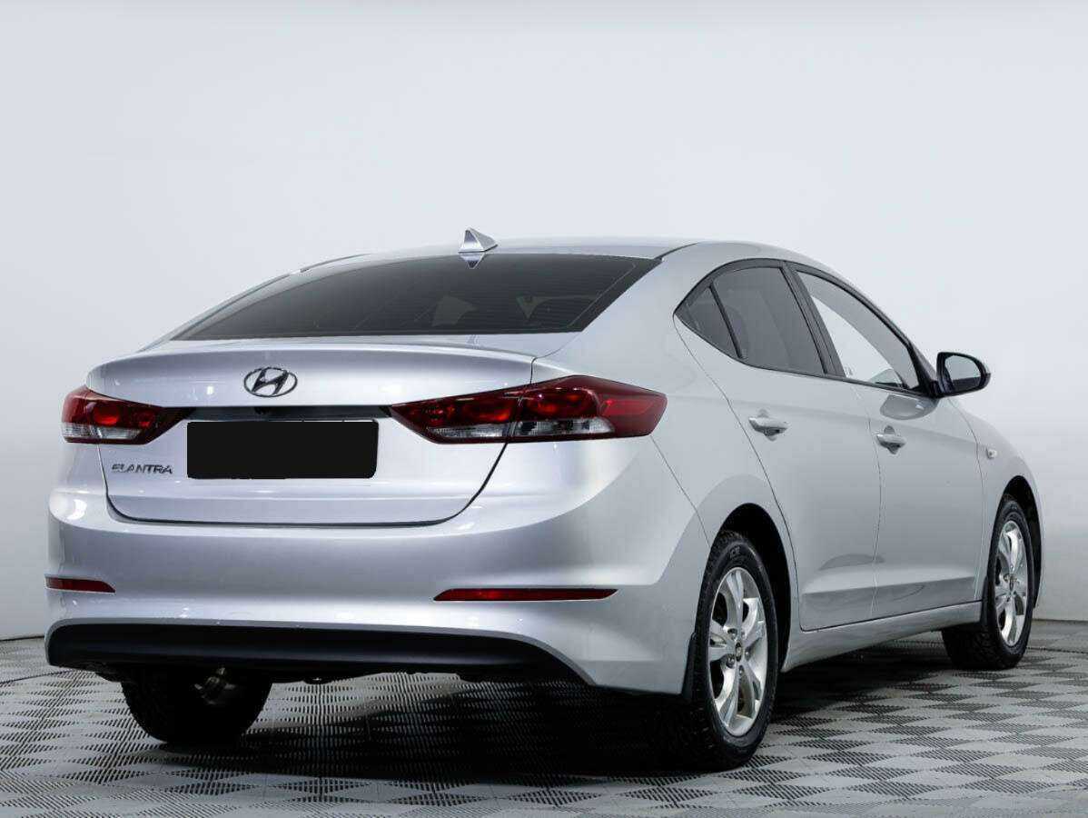 Hyundai Elantra, 2018 - фото №4