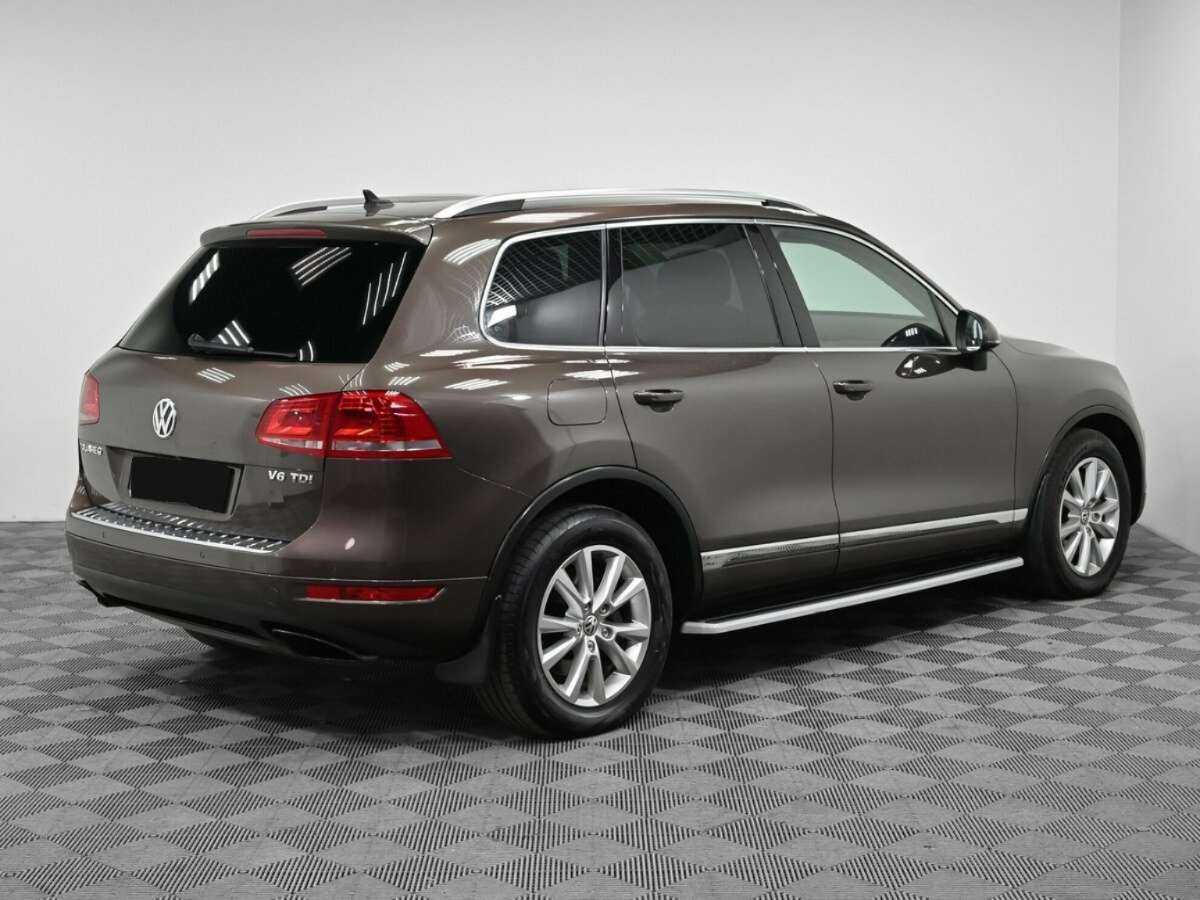Volkswagen Touareg, 2013 - фото №2