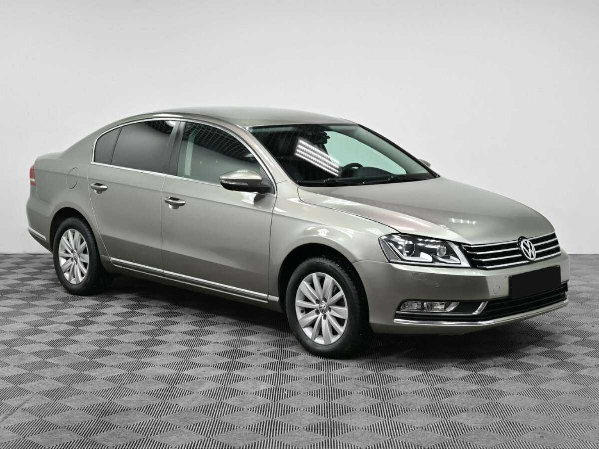 Volkswagen Passat, 2014 - фото №3