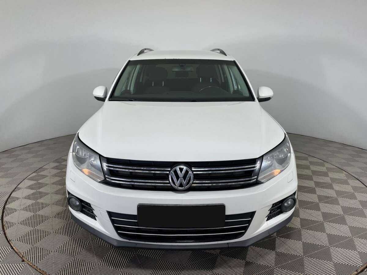 Volkswagen Tiguan, 2013 - фото №2
