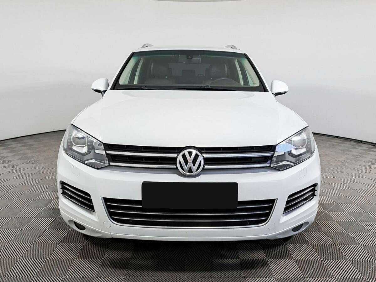 Volkswagen Touareg, 2012 - фото №2