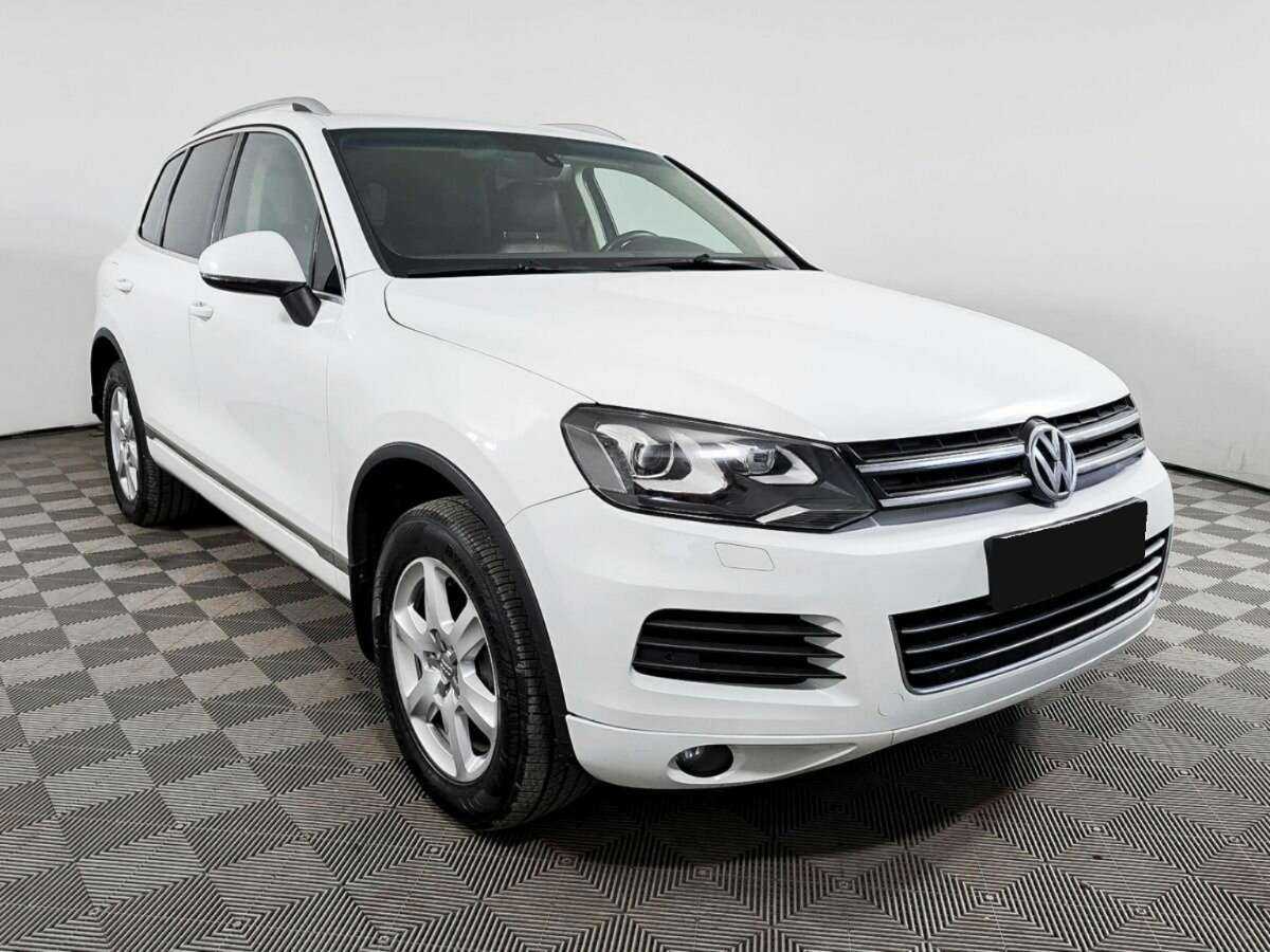 Volkswagen Touareg, 2012 - фото №3