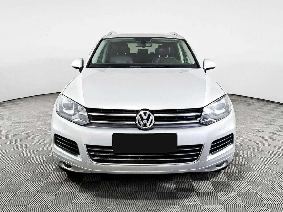 Volkswagen Touareg, 2012 - фото №2