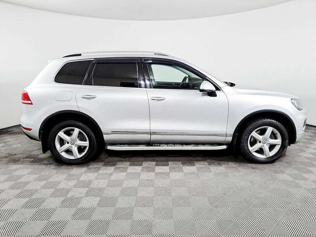 Volkswagen Touareg, 2012 - фото №4