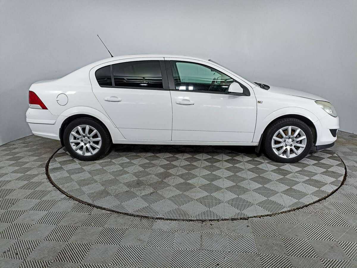 Opel Astra, 2013 - фото №4