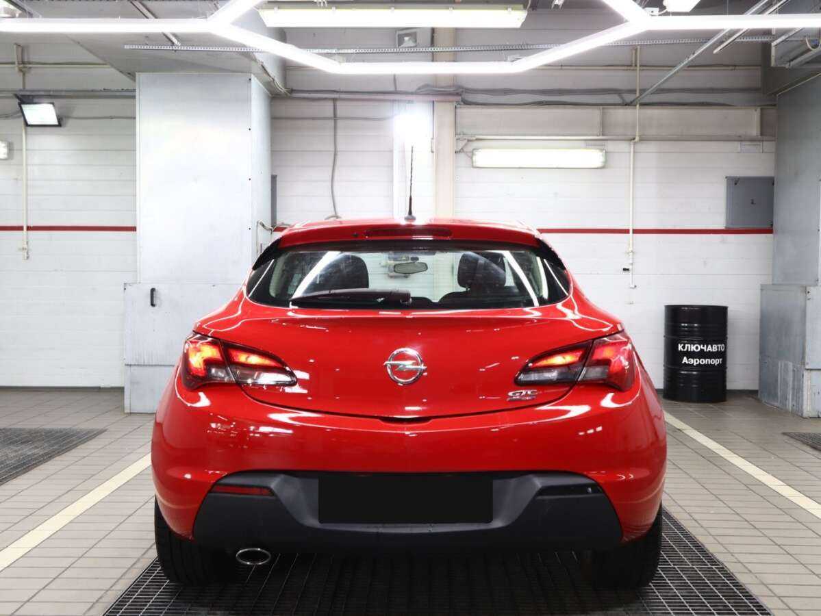 Opel Astra GTC, 2012 - фото №4