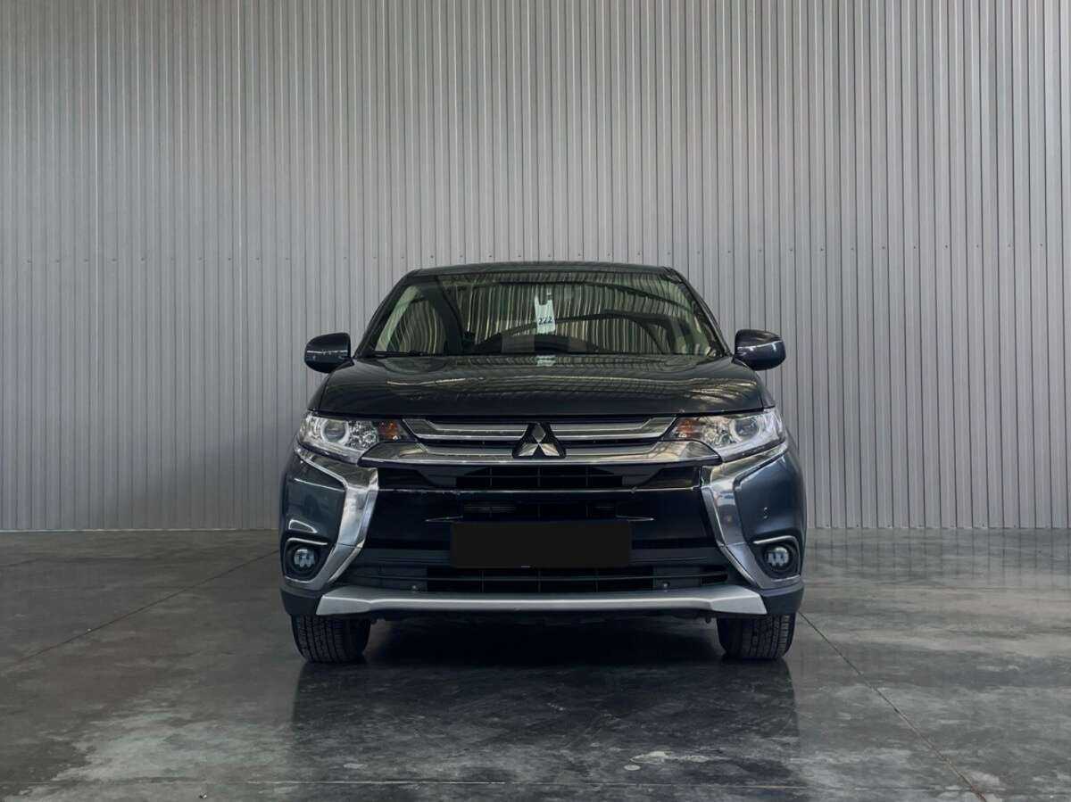 Mitsubishi Outlander, 2018 - фото №2
