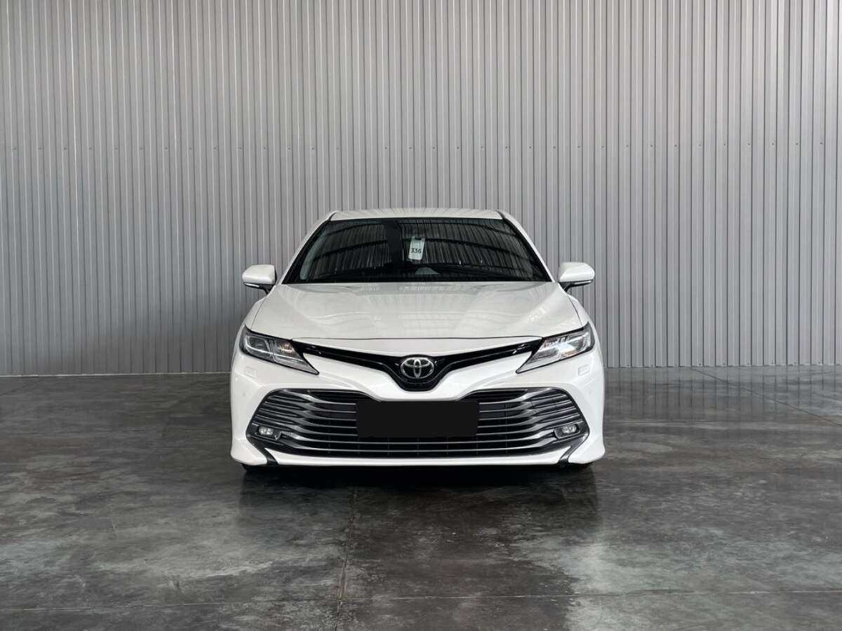 Toyota Camry, 2018 - фото №2