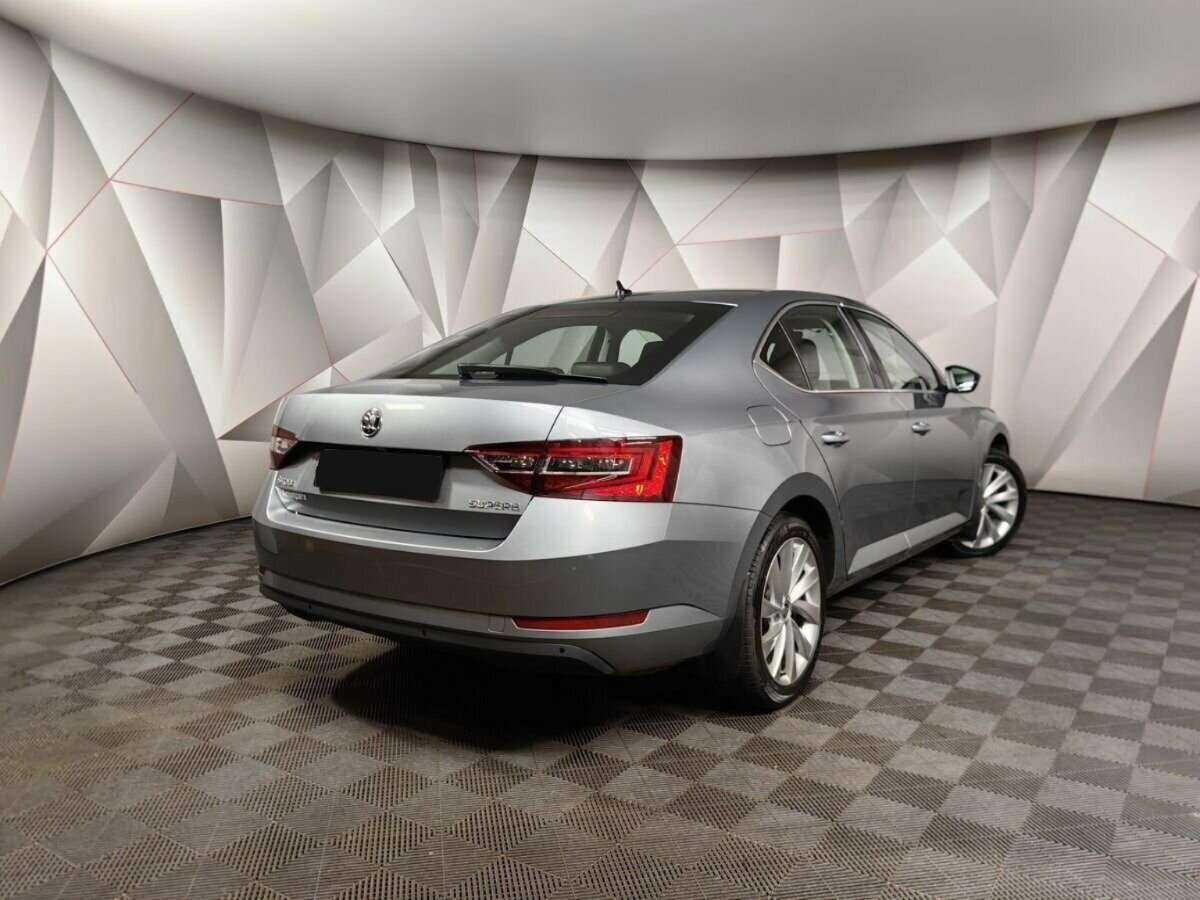 Skoda Superb, 2017 - фото №2