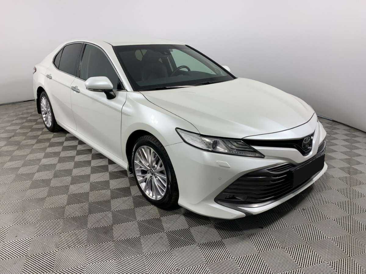 Toyota Camry, 2021 - фото №3
