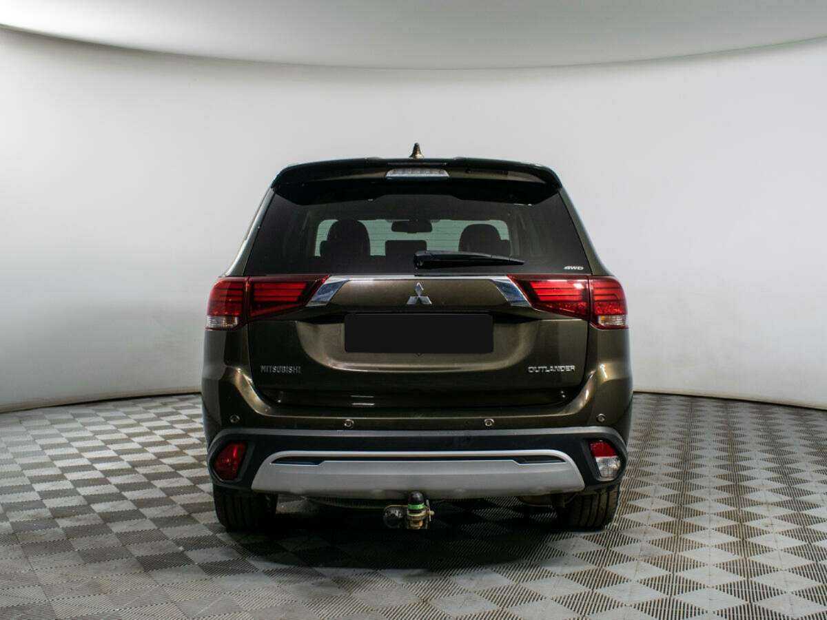 Mitsubishi Outlander, 2018 - фото №3