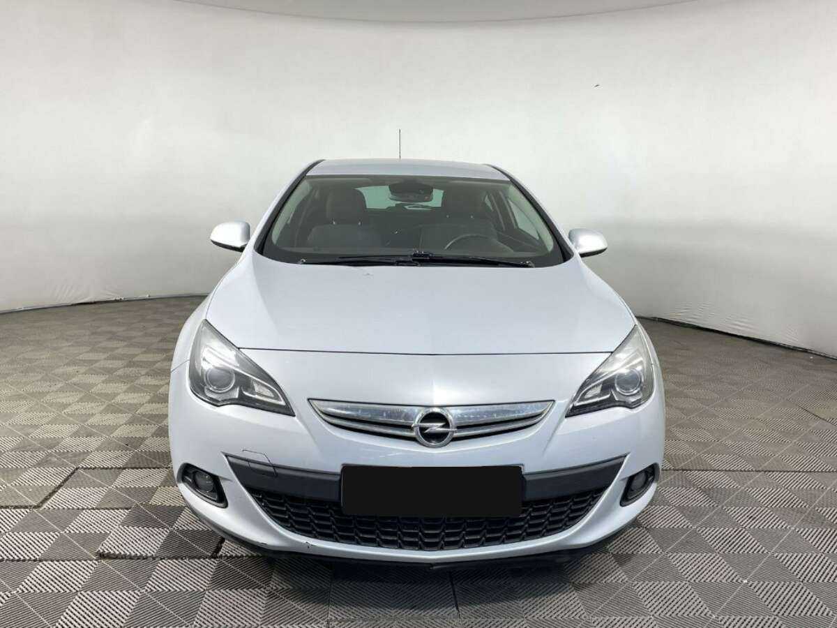 Opel Astra GTC, 2013 - фото №2