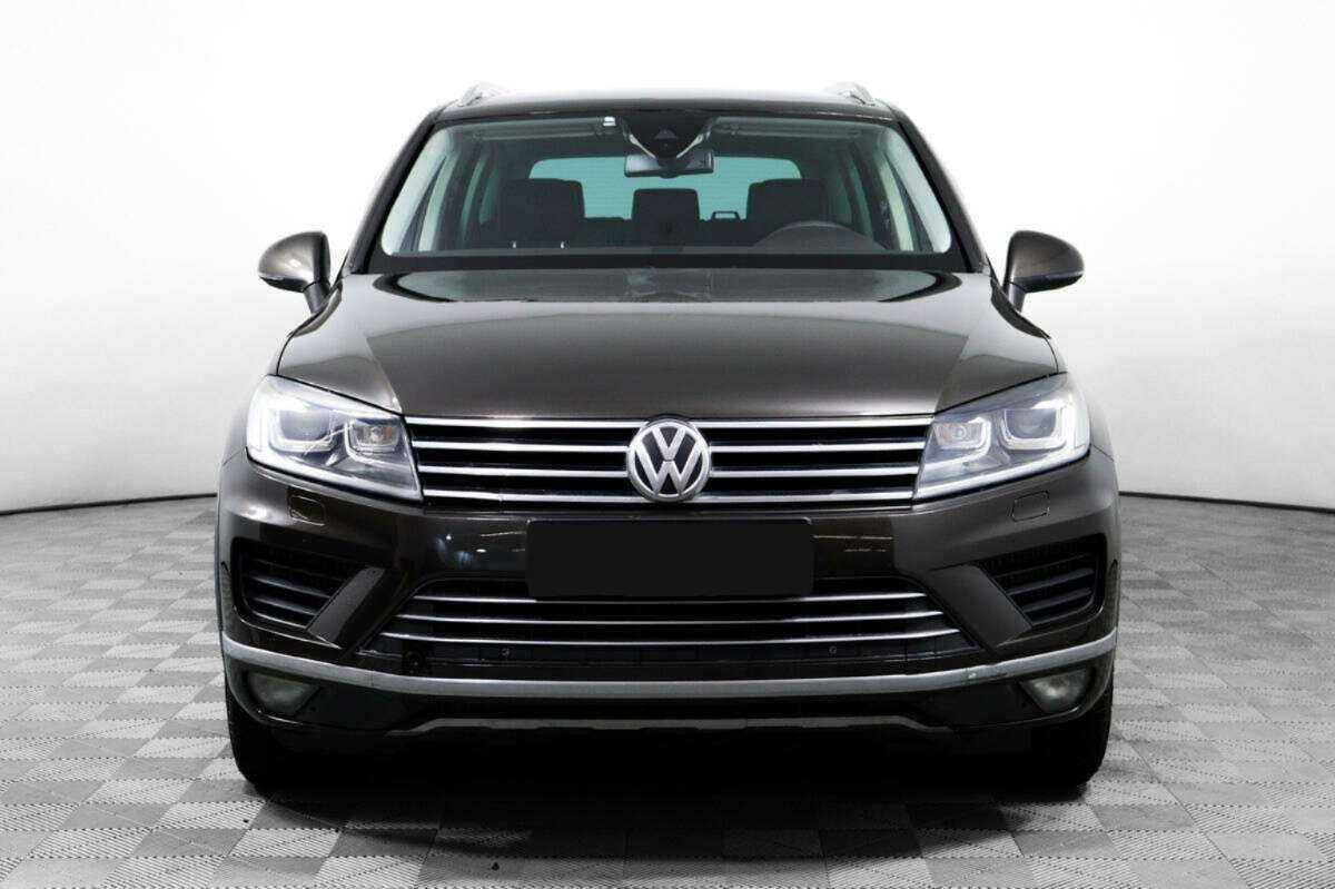 Volkswagen Touareg, 2015 - фото №2