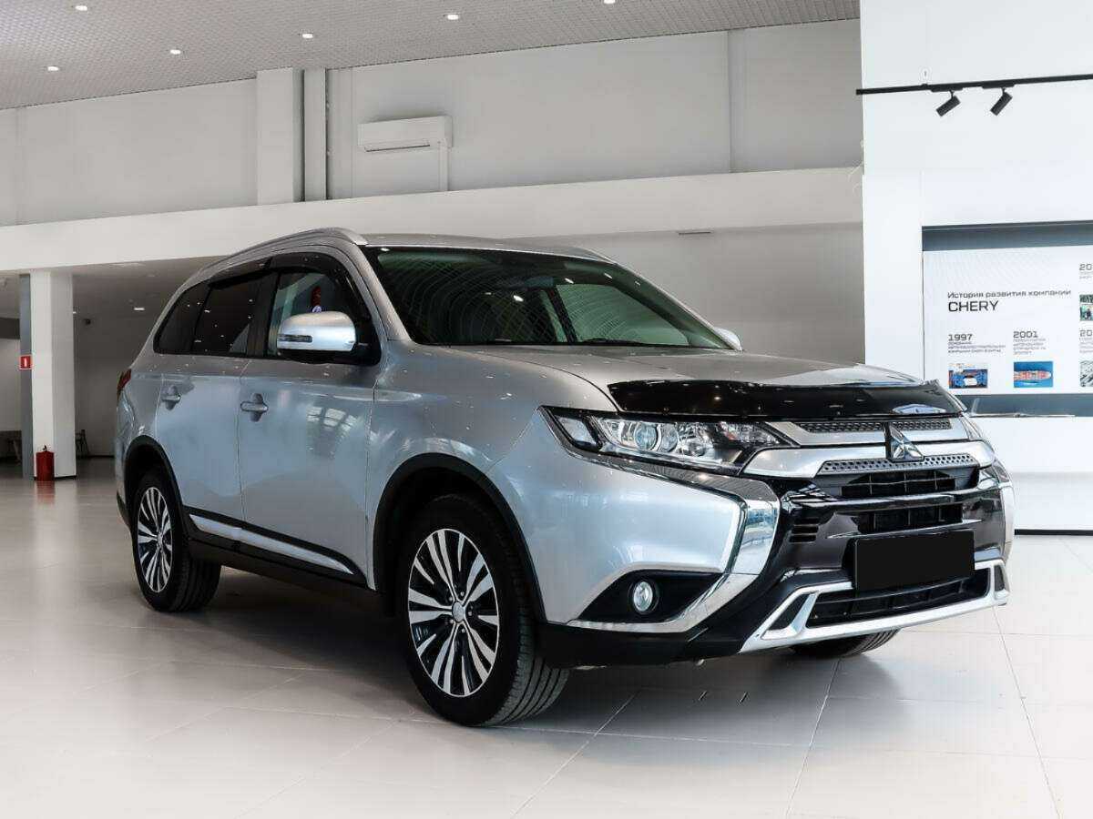 Mitsubishi Outlander, 2019 - фото №3