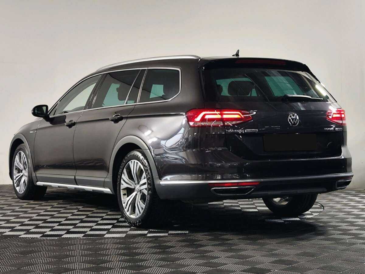 Volkswagen Passat Alltrack, 2019 - фото №4