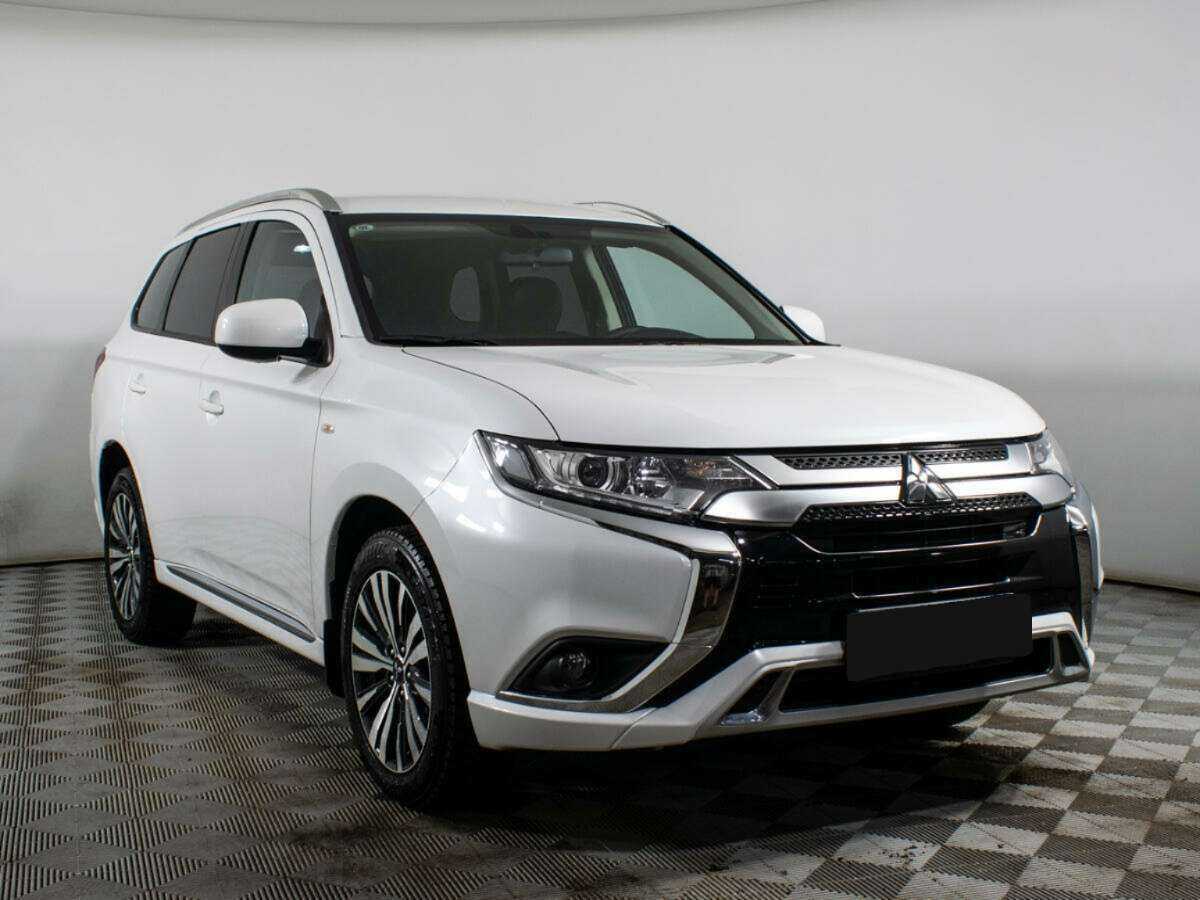 Mitsubishi Outlander, 2022 - фото №3