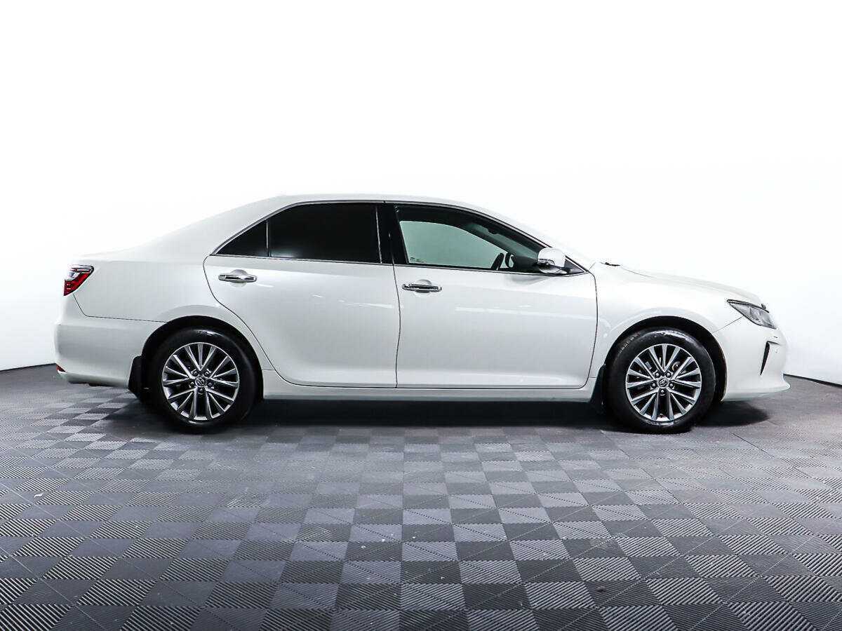 Toyota Camry, 2017
