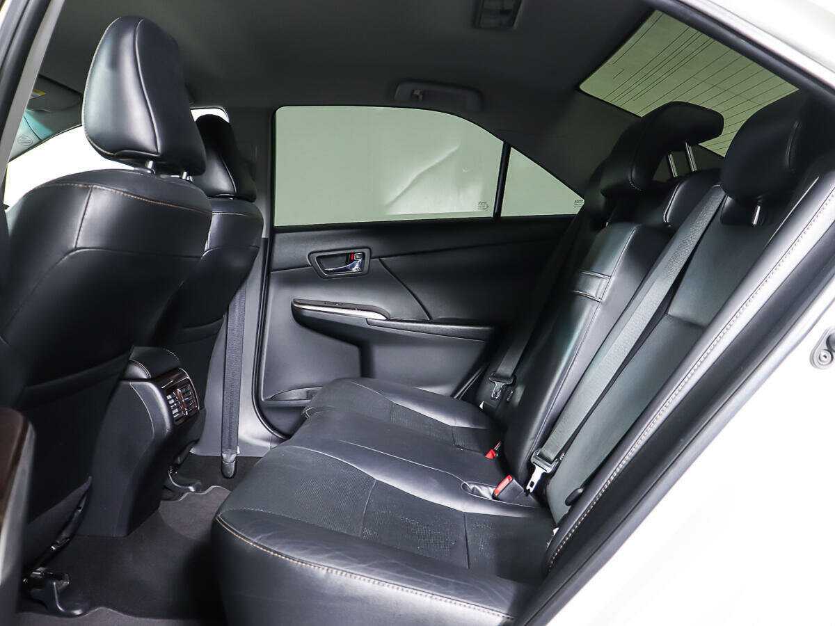 Toyota Camry, 2017 - фото №4