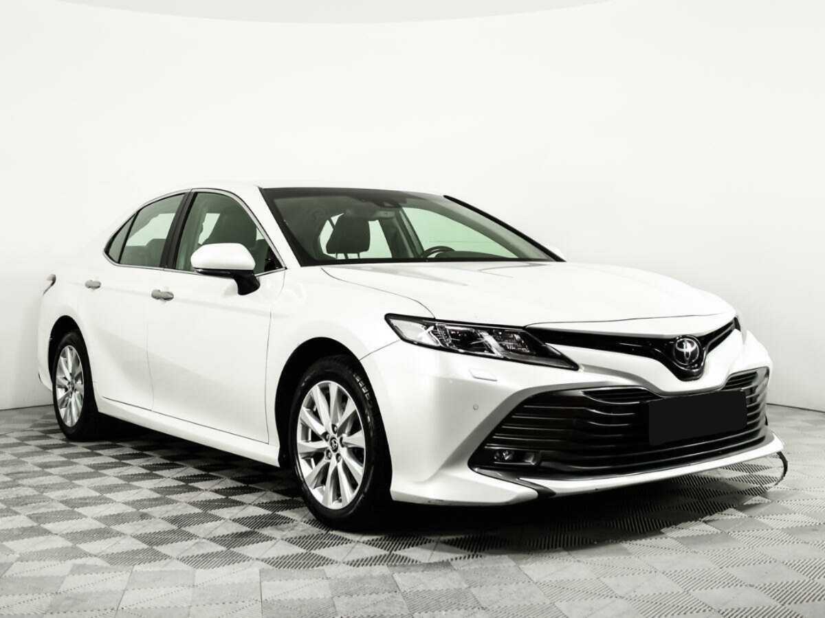 Toyota Camry, 2020 - фото №3