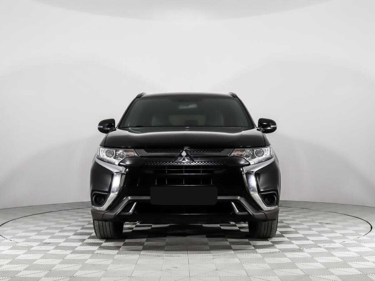 Mitsubishi Outlander, 2021 - фото №2