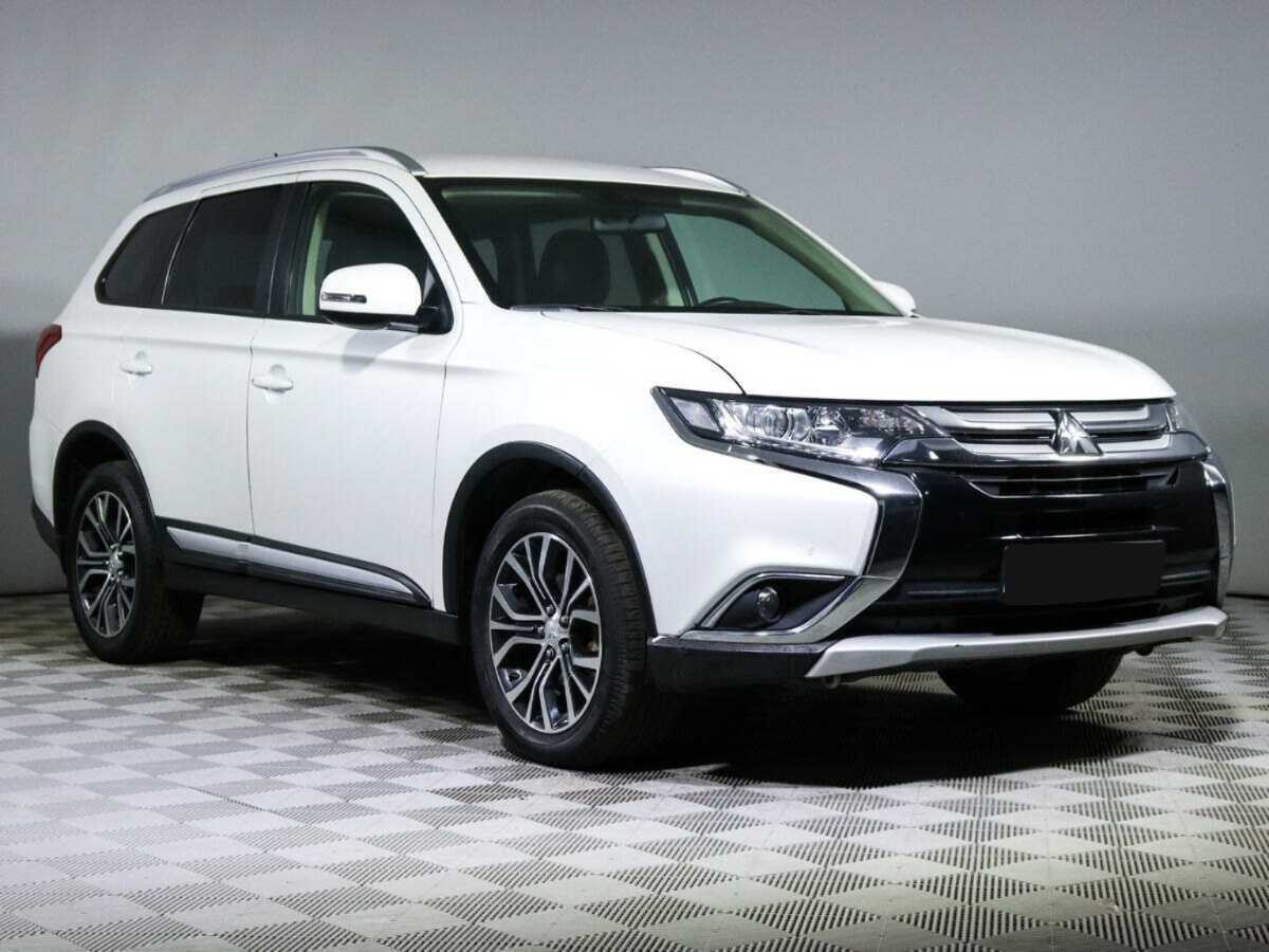 Mitsubishi Outlander, 2016 - фото №2