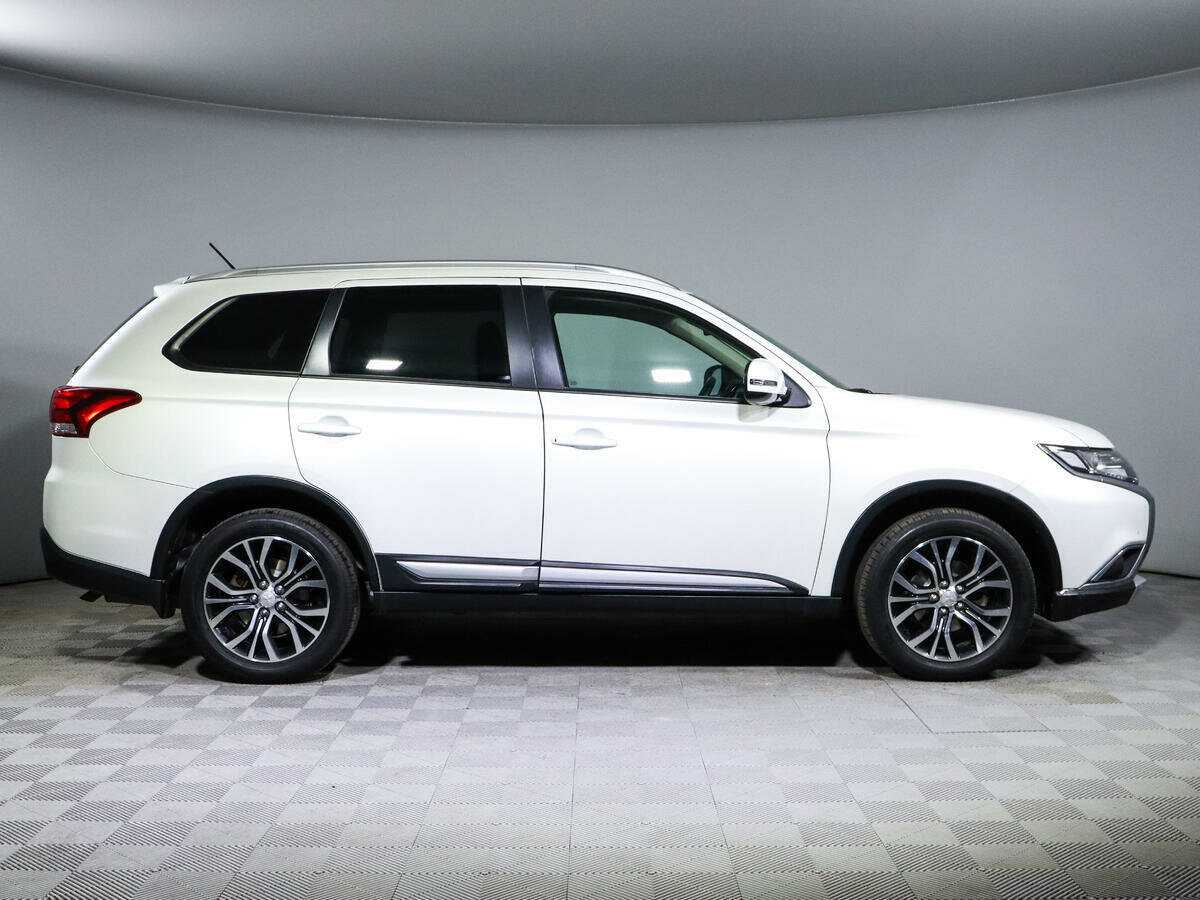Mitsubishi Outlander, 2016 - фото №3