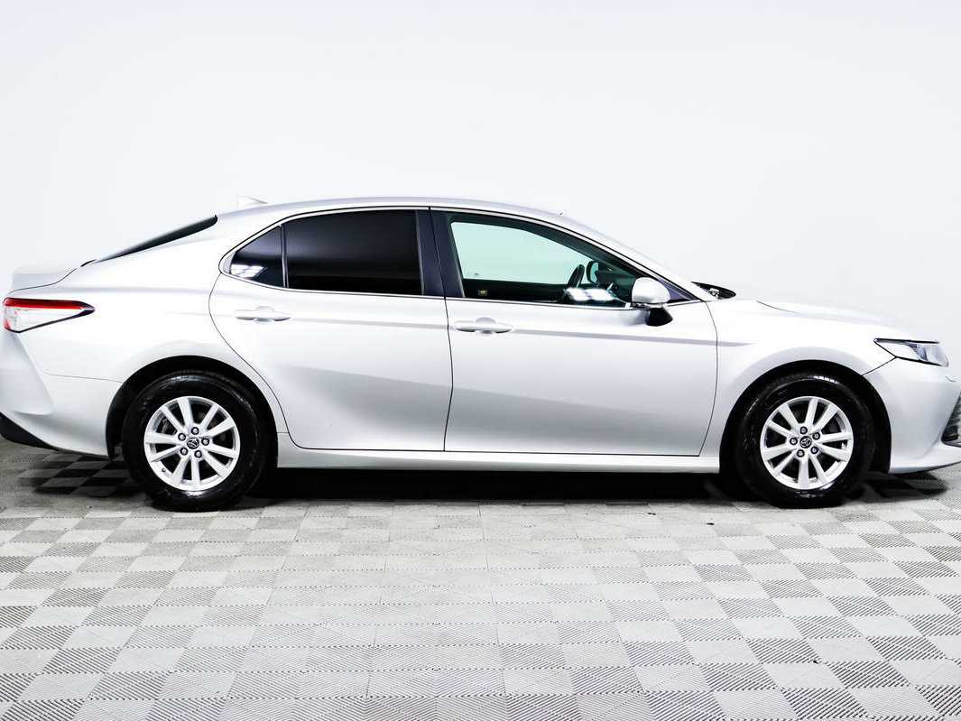 Toyota Camry, 2018 - фото №4