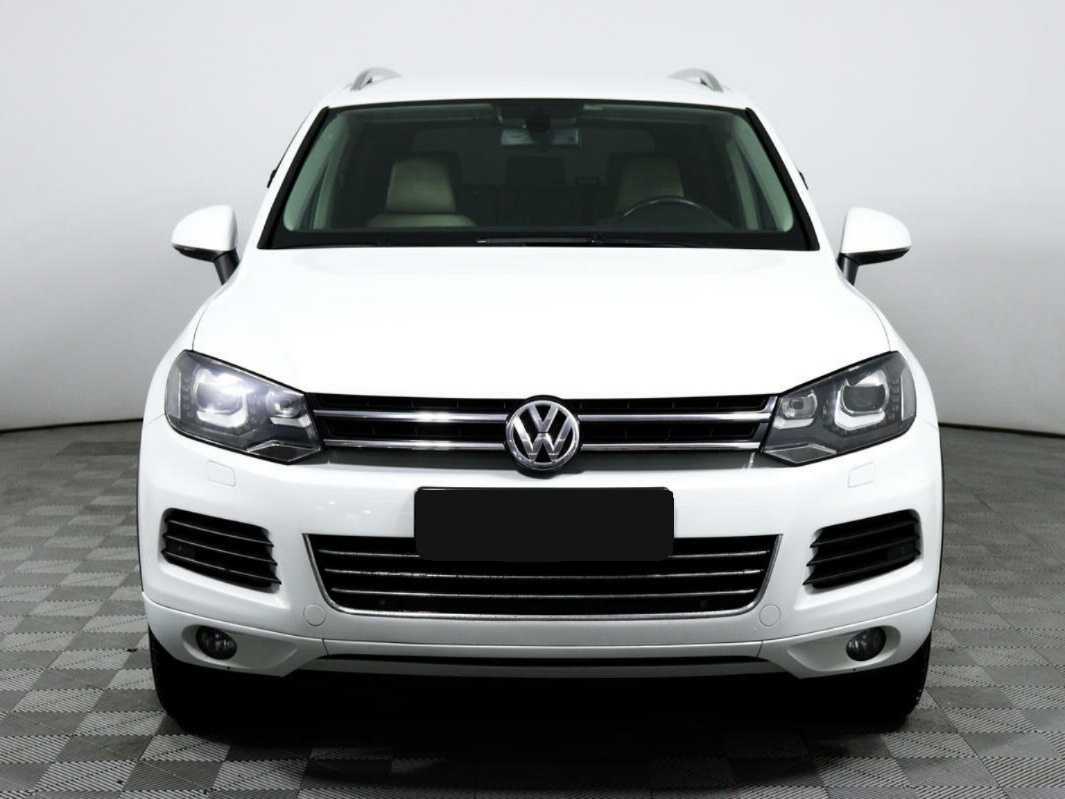 Volkswagen Touareg, 2012 - фото №2
