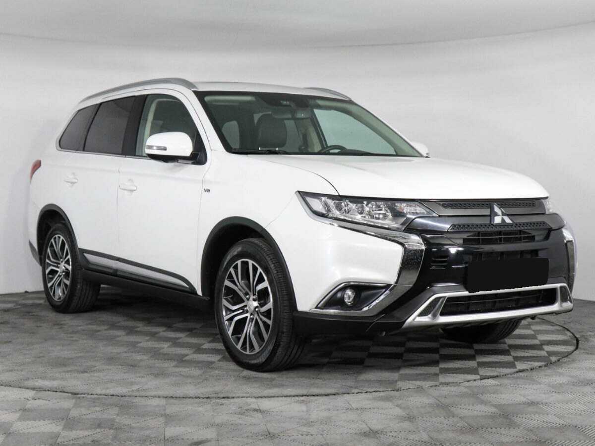 Mitsubishi Outlander, 2018 - фото №3