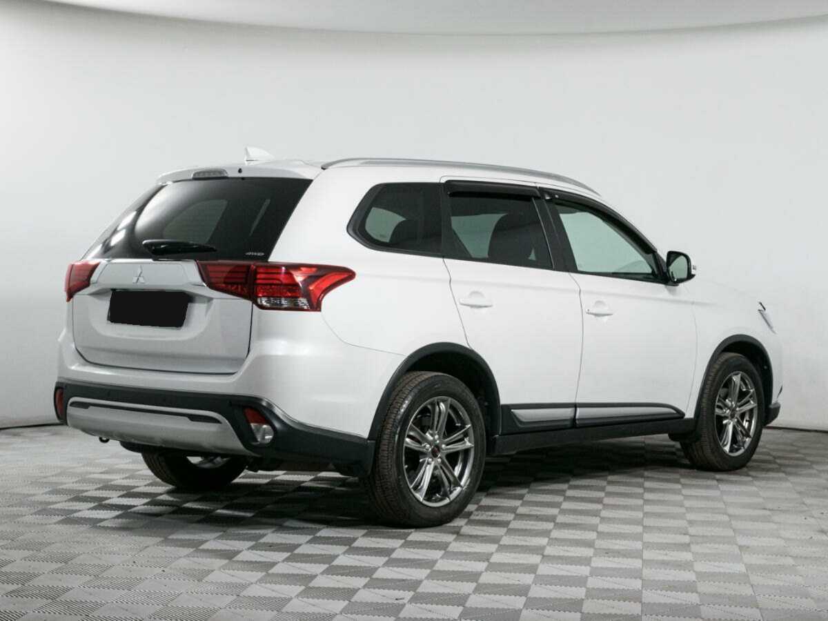 Mitsubishi Outlander, 2019 - фото №3