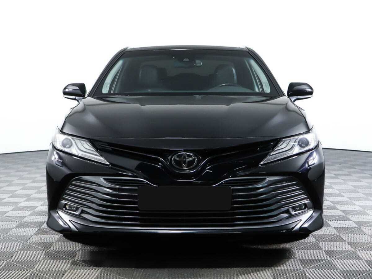 Toyota Camry, 2019 - фото №2