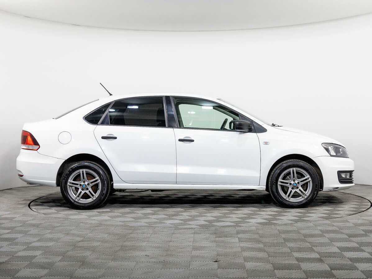 Volkswagen Polo, 2015 - фото №3