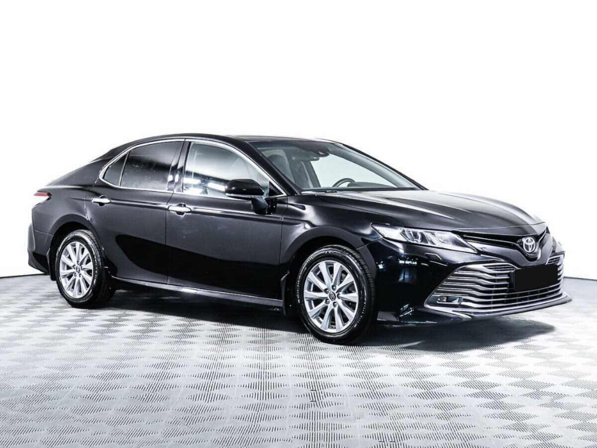 Toyota Camry, 2019 - фото №2