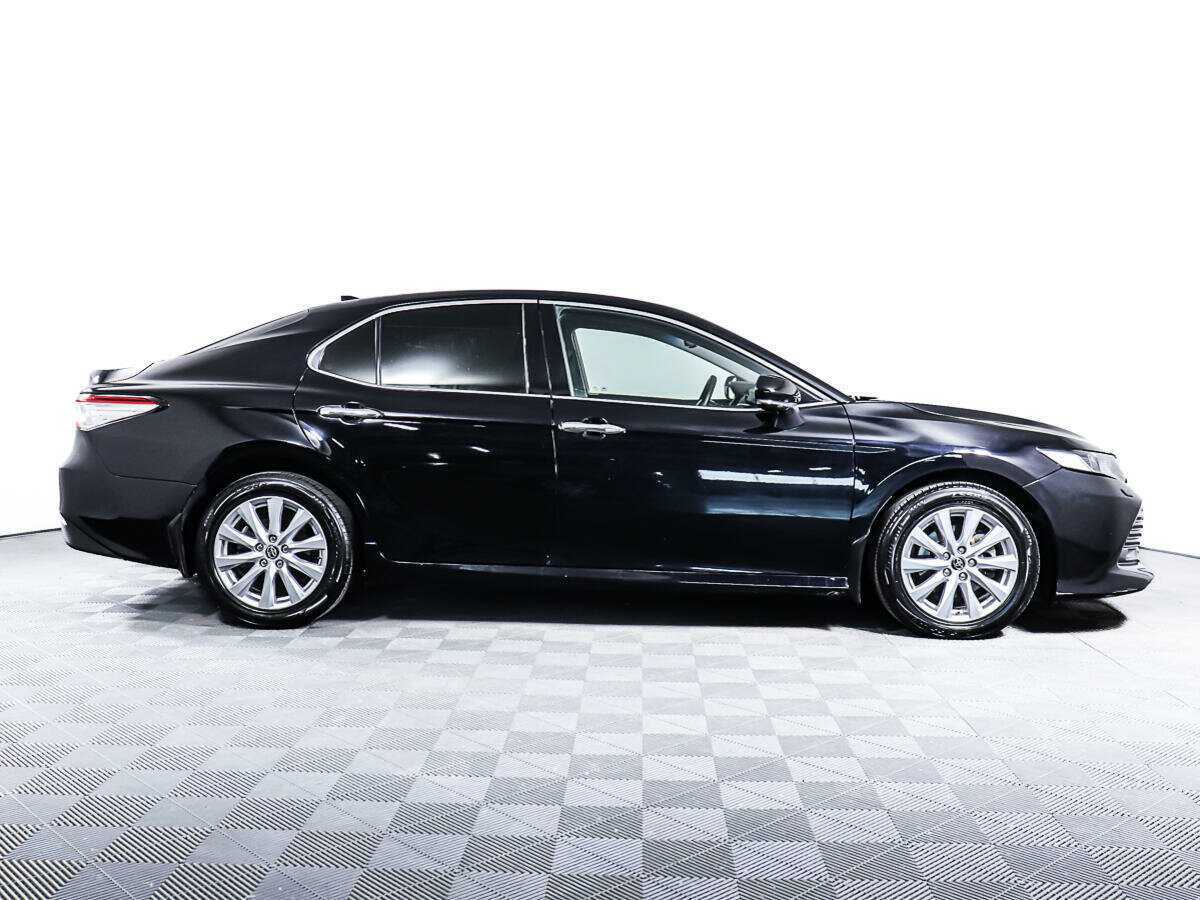 Toyota Camry, 2019 - фото №3