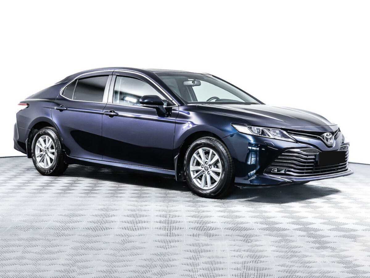 Toyota Camry, 2020 - фото №2