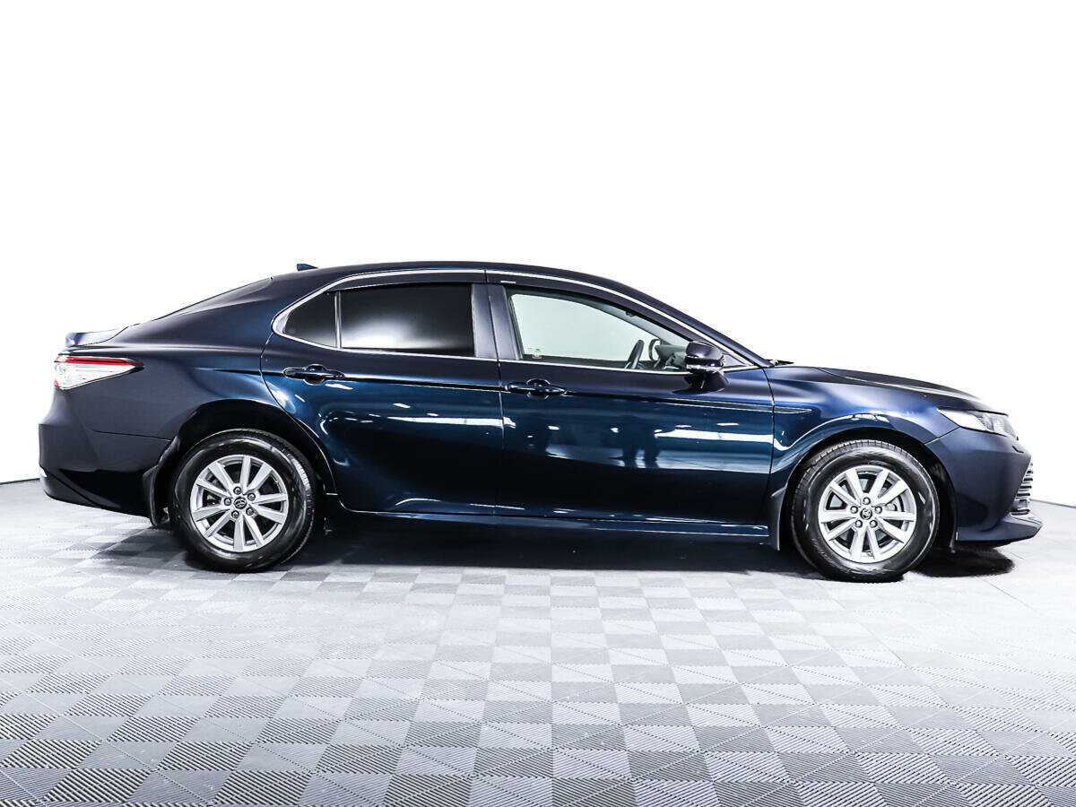 Toyota Camry, 2020 - фото №3