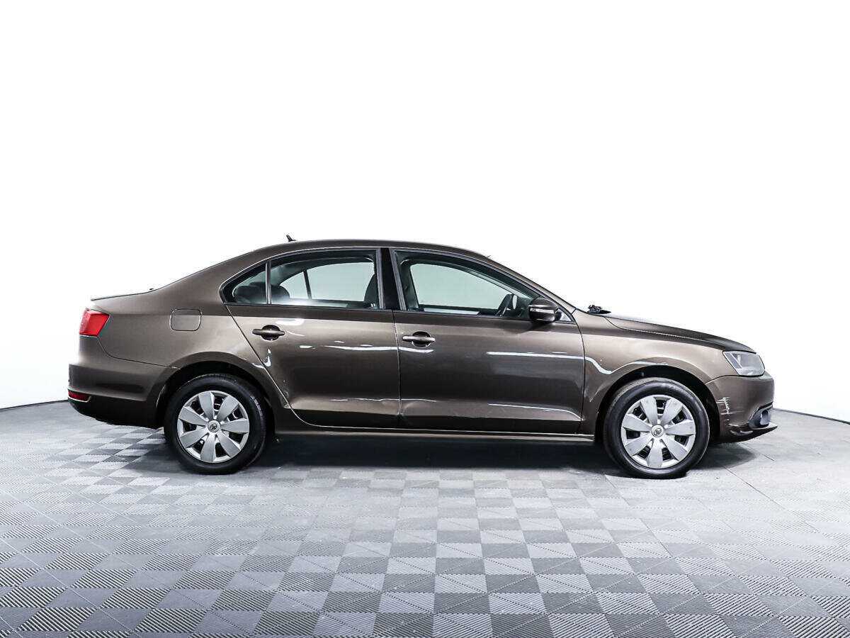 Volkswagen Jetta, 2012 - фото №3