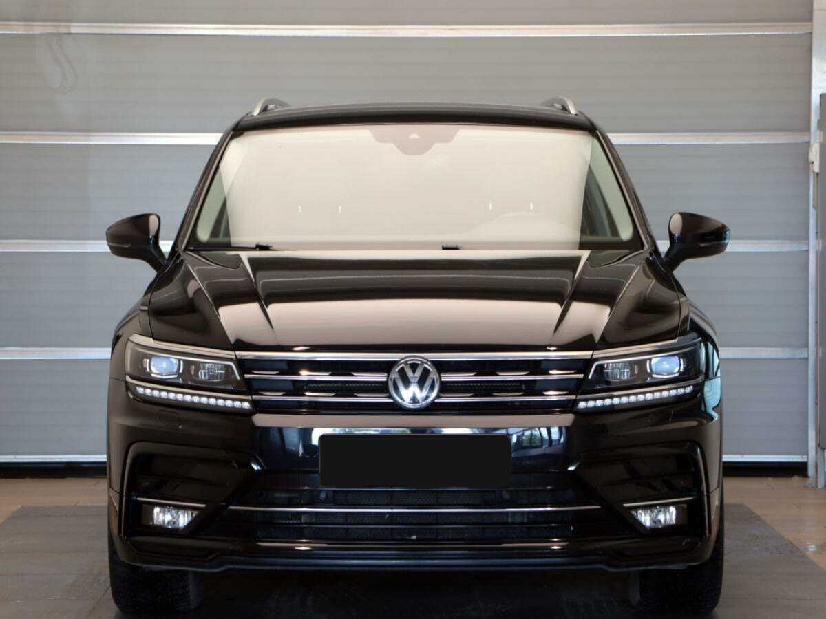 Volkswagen Tiguan, 2020 - фото №2