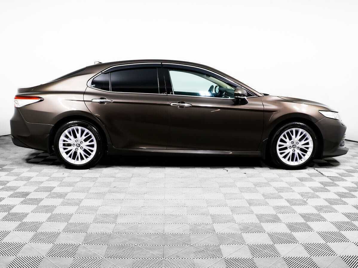 Toyota Camry, 2020 - фото №4